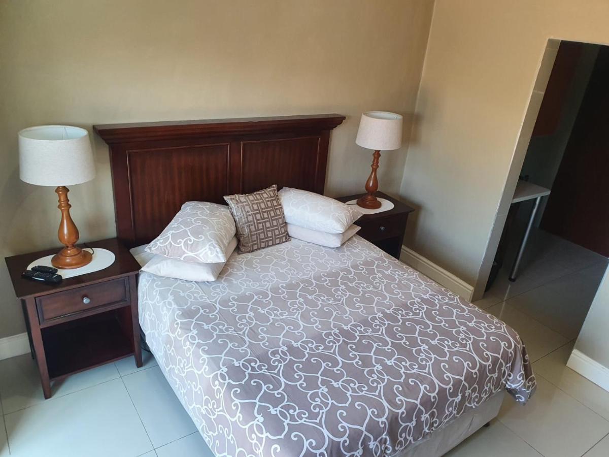 Mi Casa Guest House Uitenhage Екстериор снимка