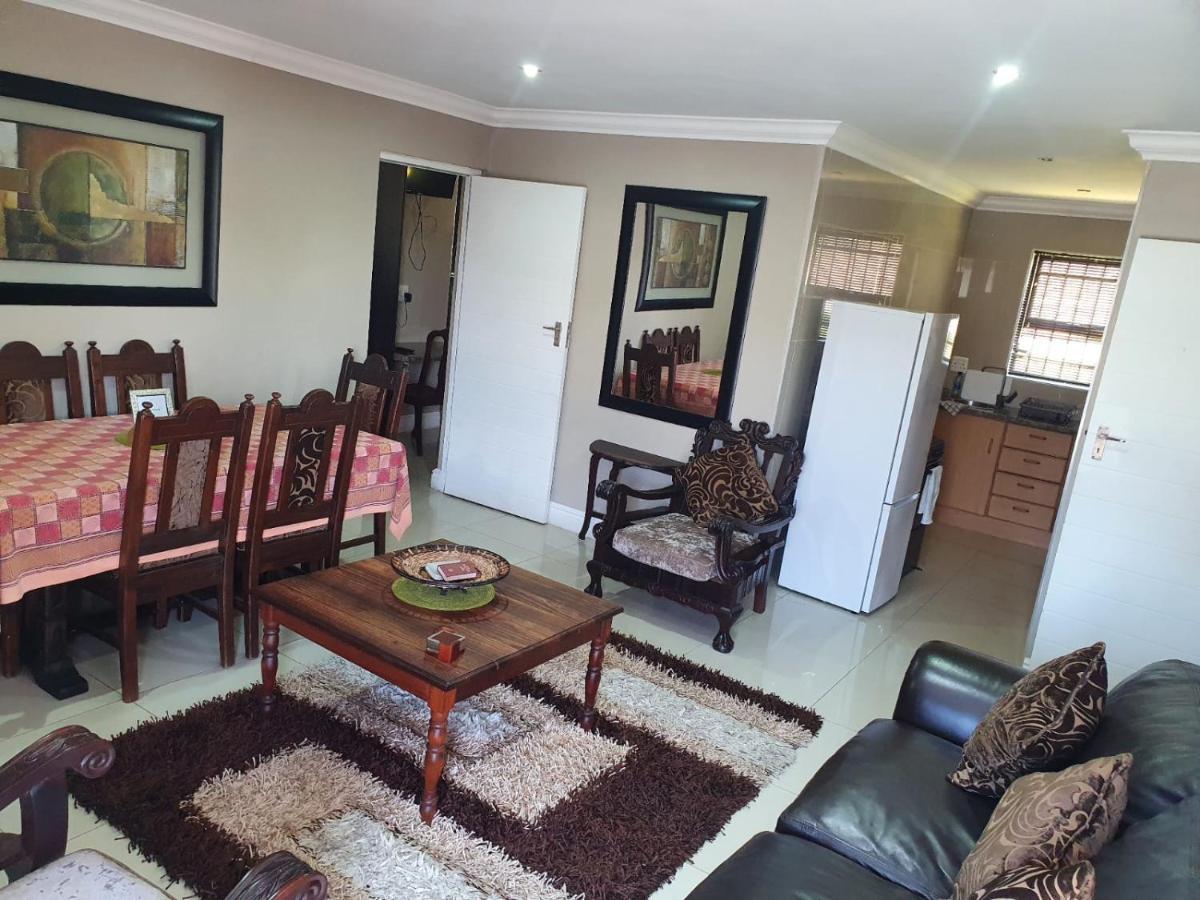 Mi Casa Guest House Uitenhage Екстериор снимка